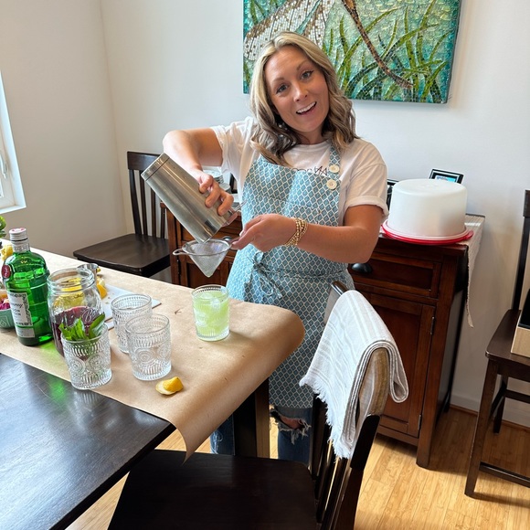 Meet your Posher, Hannah - Picture 2 of 16